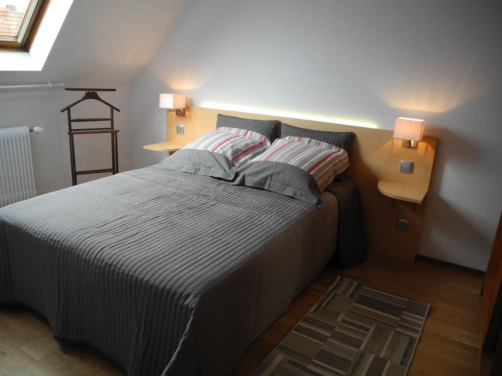 Au Pied Du Chateau Lichtenberg الغرفة الصورة