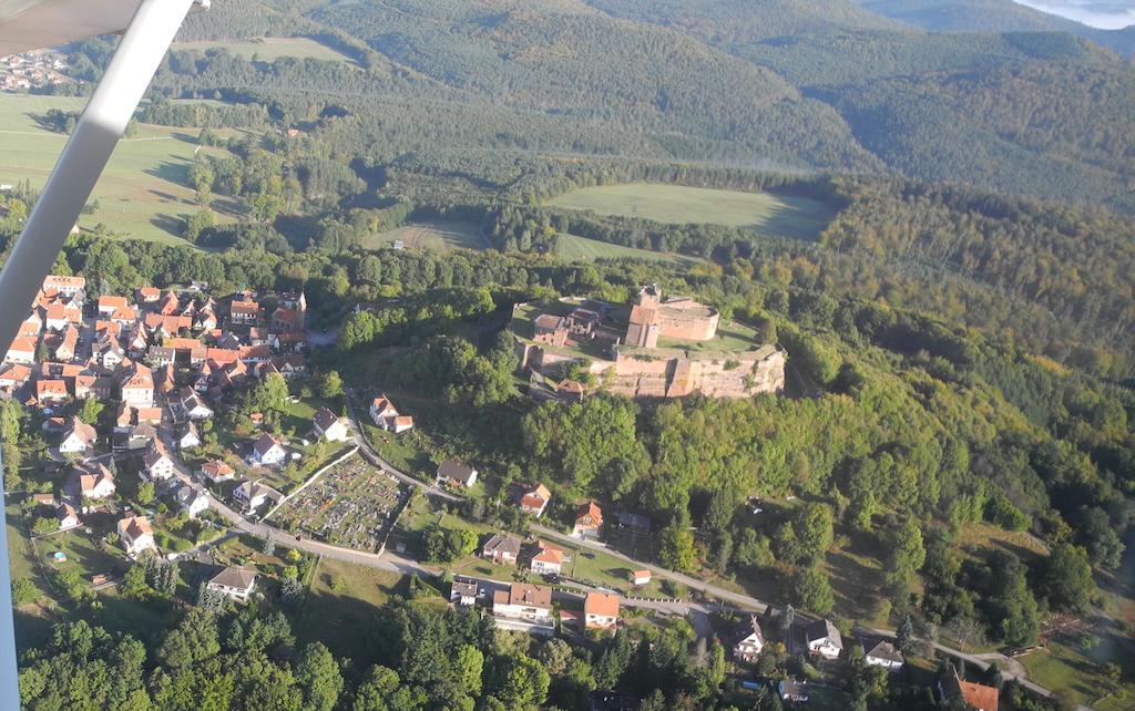 Au Pied Du Chateau Lichtenberg الغرفة الصورة