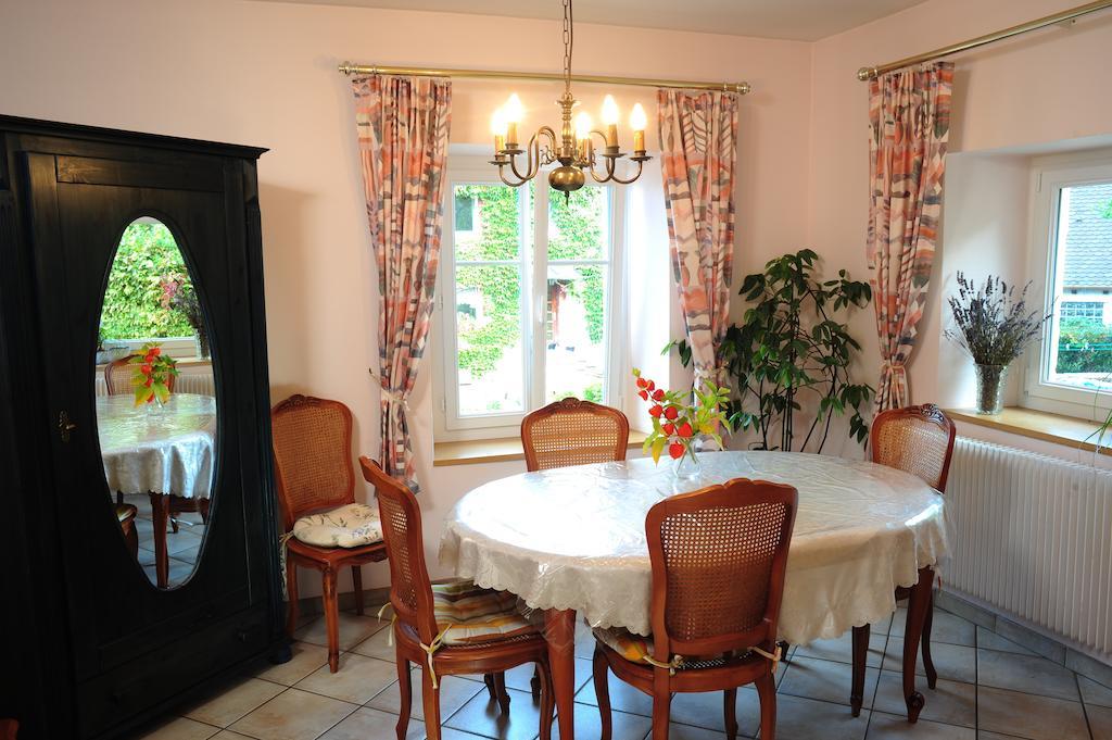 Au Pied Du Chateau Lichtenberg الغرفة الصورة
